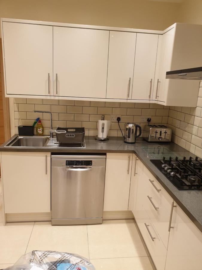 London Luxury Apartments 5 Min Walk From Ilford Station, With Free Parking Free Wifi エクステリア 写真