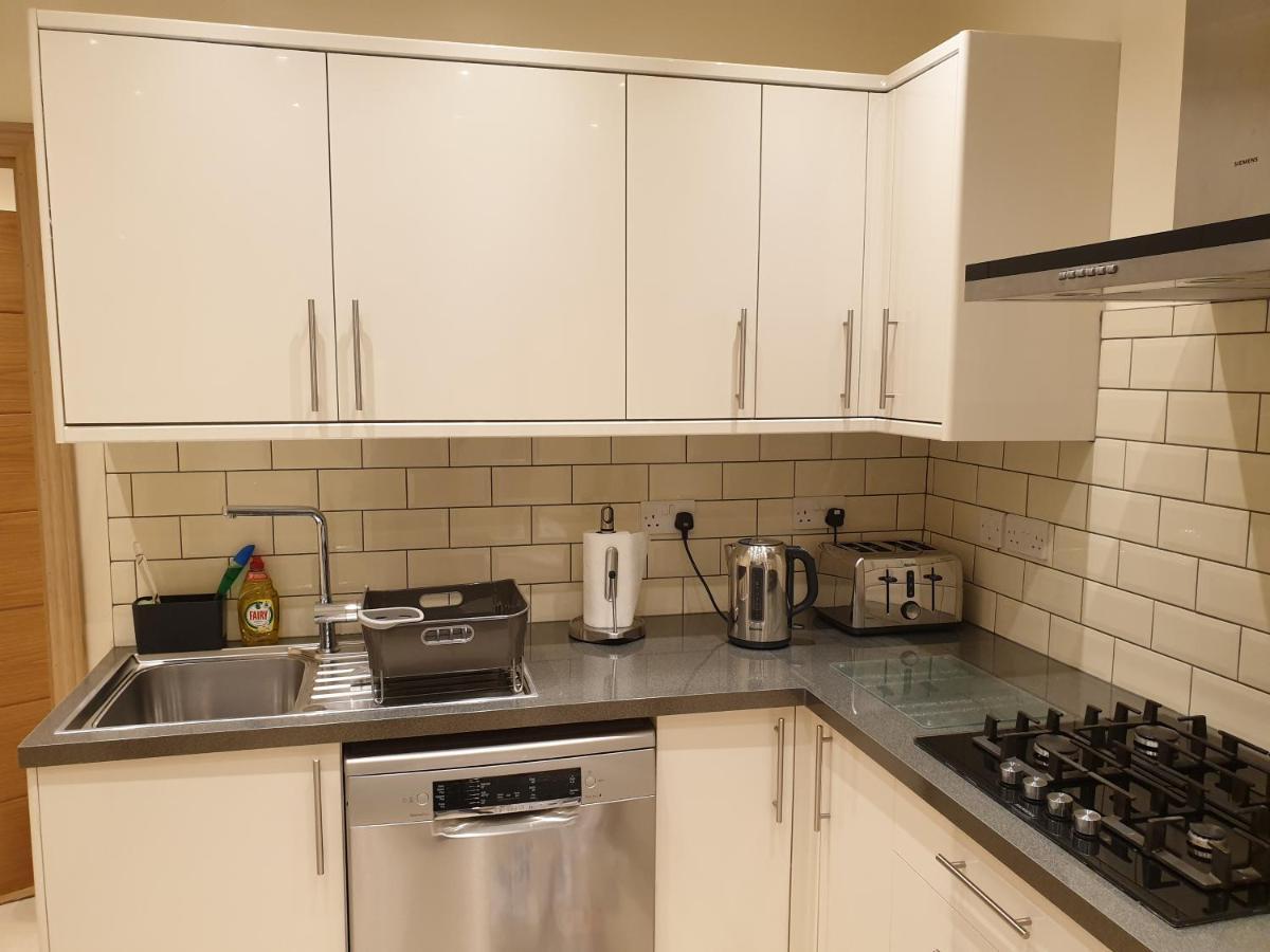 London Luxury Apartments 5 Min Walk From Ilford Station, With Free Parking Free Wifi エクステリア 写真