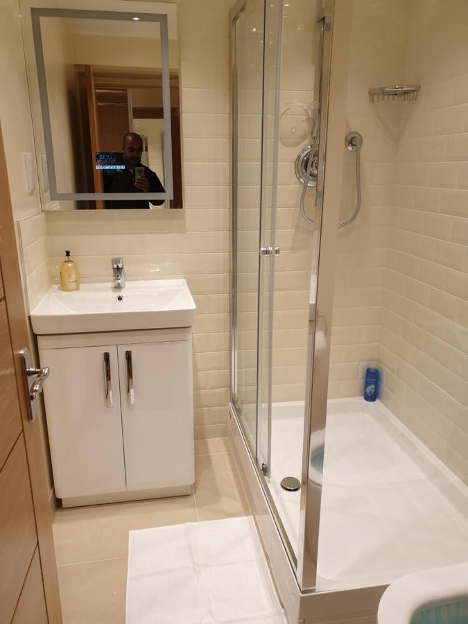 London Luxury Apartments 5 Min Walk From Ilford Station, With Free Parking Free Wifi エクステリア 写真