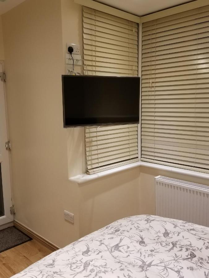London Luxury Apartments 5 Min Walk From Ilford Station, With Free Parking Free Wifi エクステリア 写真