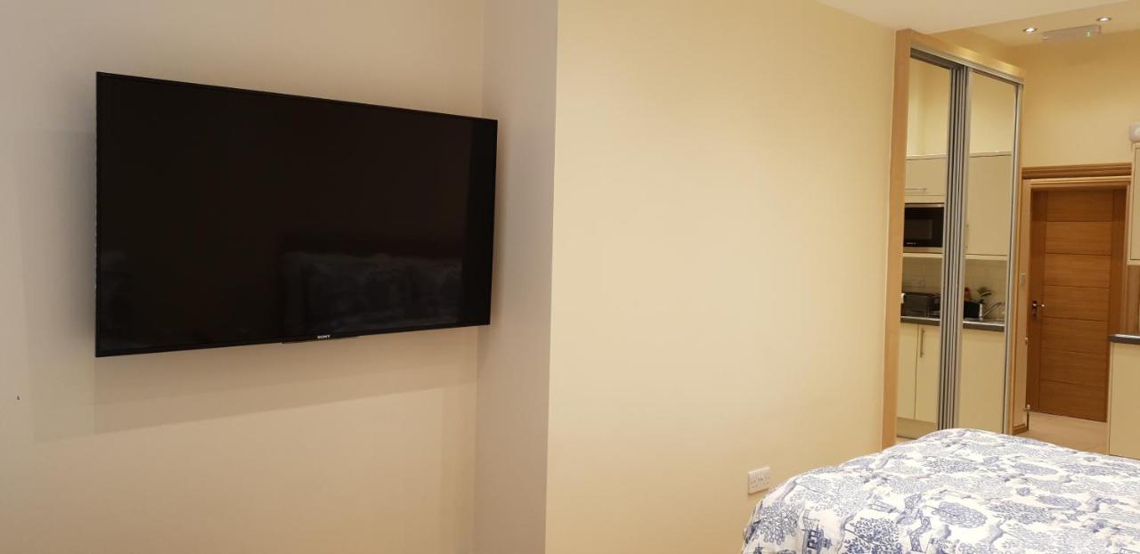 London Luxury Apartments 5 Min Walk From Ilford Station, With Free Parking Free Wifi エクステリア 写真