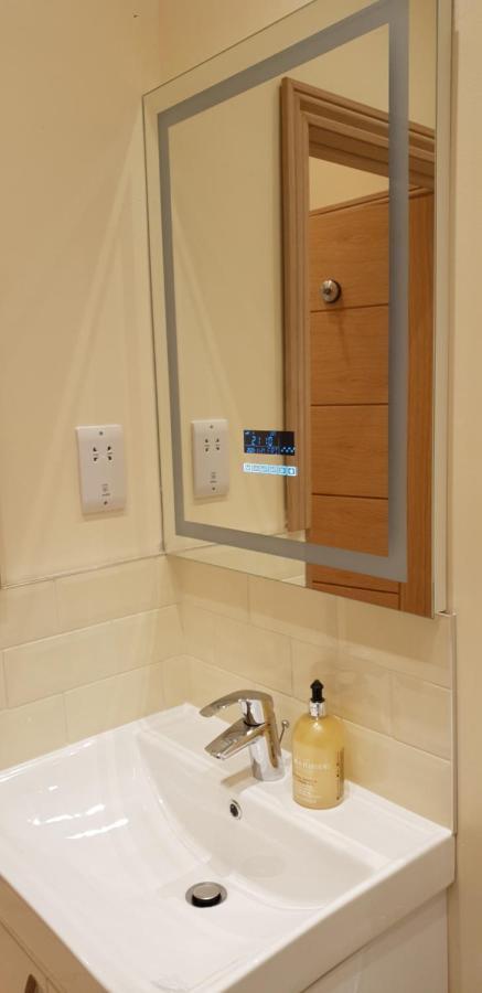 London Luxury Apartments 5 Min Walk From Ilford Station, With Free Parking Free Wifi エクステリア 写真
