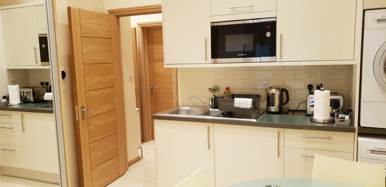 London Luxury Apartments 5 Min Walk From Ilford Station, With Free Parking Free Wifi エクステリア 写真