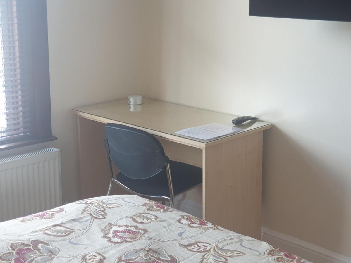 London Luxury Apartments 5 Min Walk From Ilford Station, With Free Parking Free Wifi エクステリア 写真