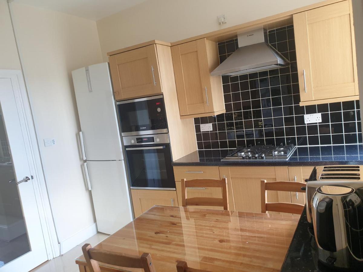 London Luxury Apartments 5 Min Walk From Ilford Station, With Free Parking Free Wifi エクステリア 写真