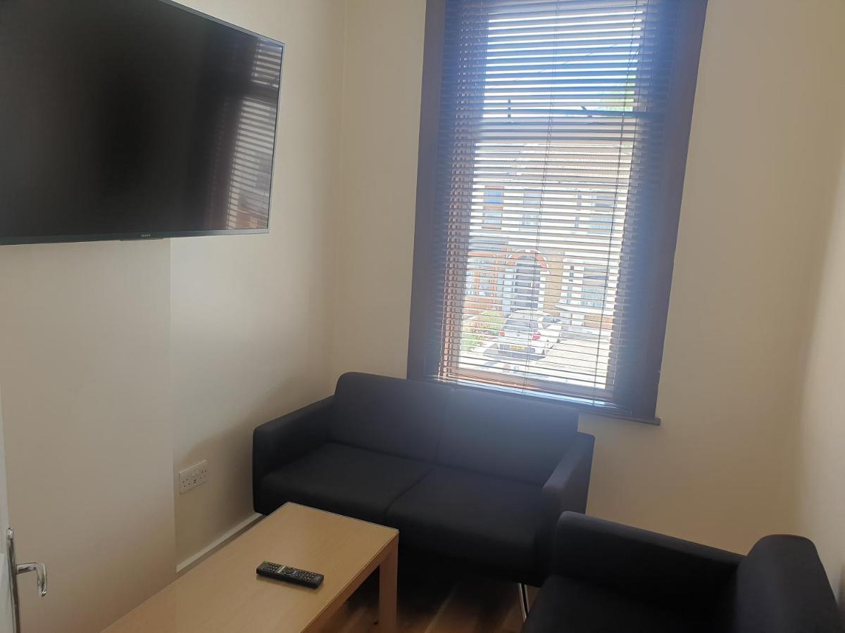 London Luxury Apartments 5 Min Walk From Ilford Station, With Free Parking Free Wifi エクステリア 写真