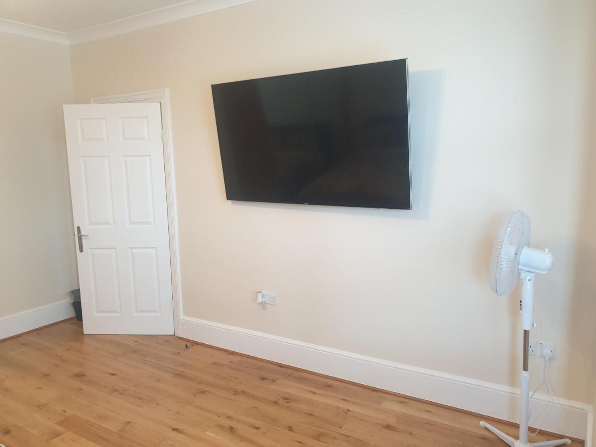 London Luxury Apartments 5 Min Walk From Ilford Station, With Free Parking Free Wifi エクステリア 写真