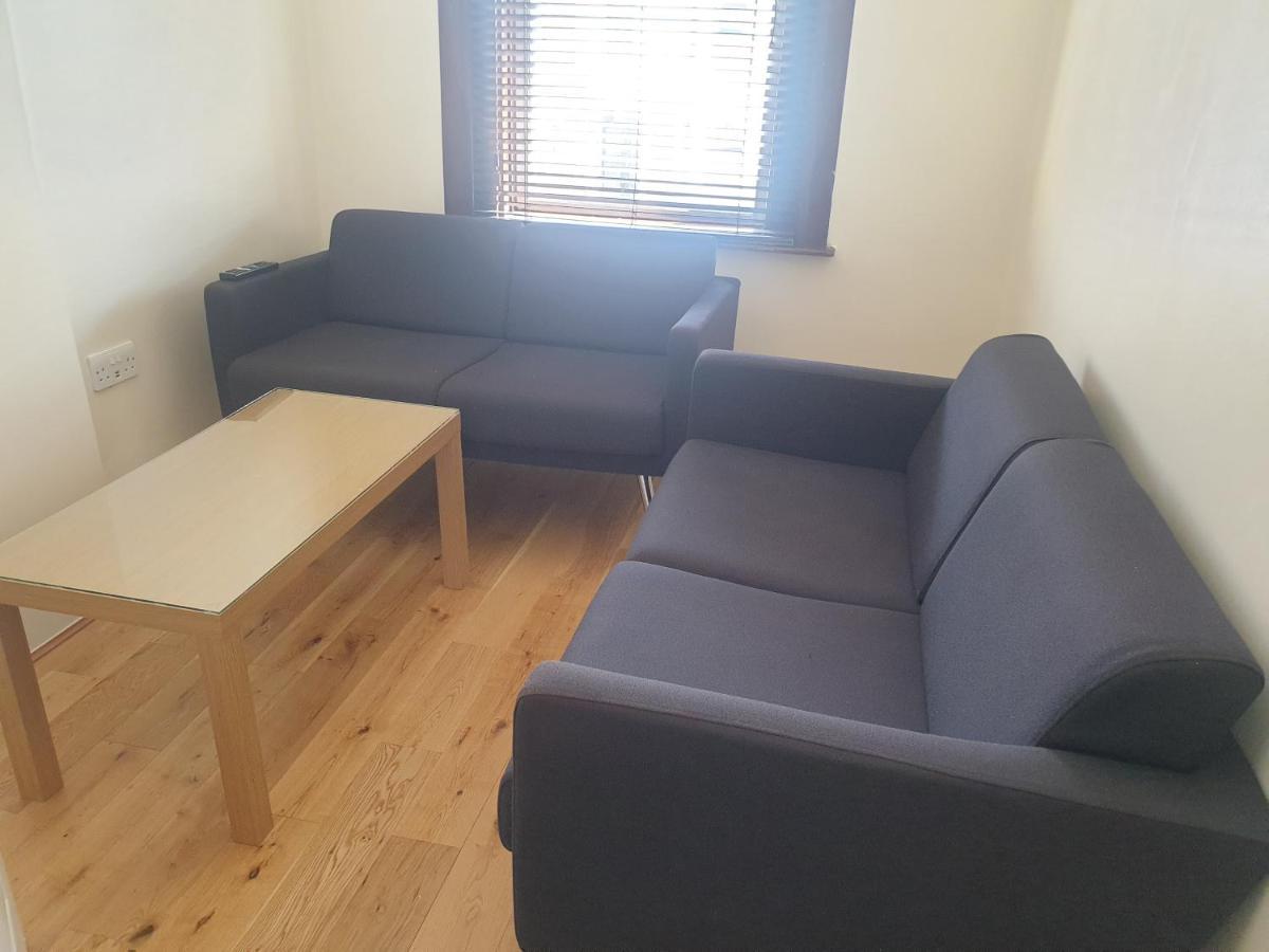 London Luxury Apartments 5 Min Walk From Ilford Station, With Free Parking Free Wifi エクステリア 写真
