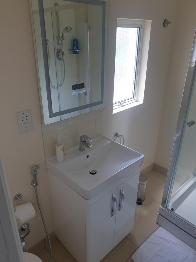 London Luxury Apartments 5 Min Walk From Ilford Station, With Free Parking Free Wifi エクステリア 写真